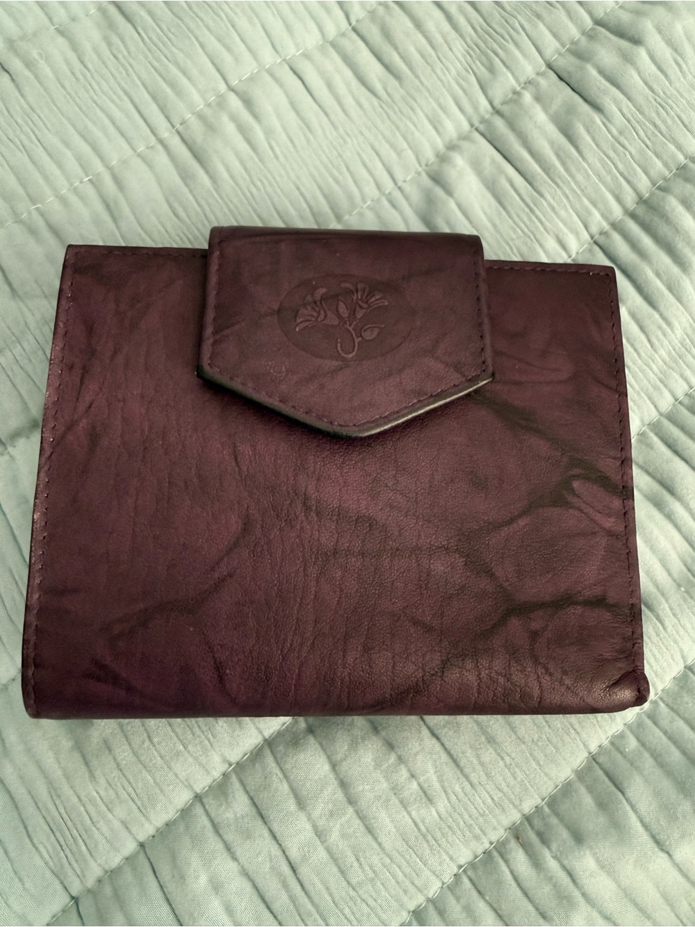 New Buxton purple Leather Bi-Fold Wallet